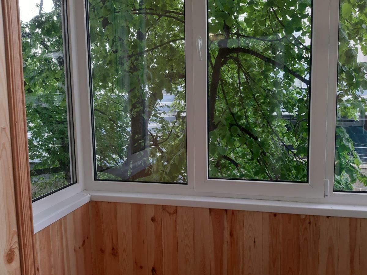 1 Stop From Railway Station Apartment Киев Екстериор снимка
