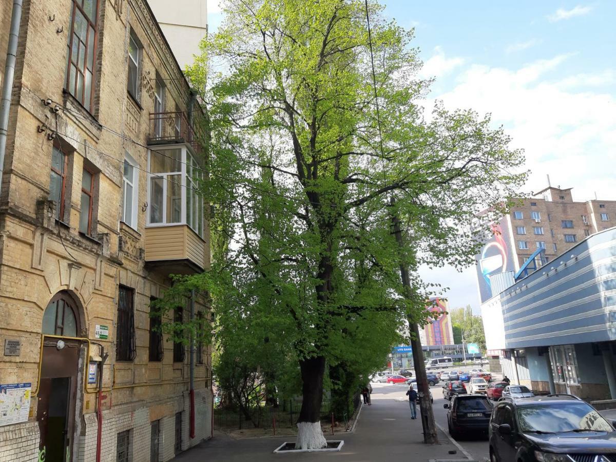 1 Stop From Railway Station Apartment Киев Екстериор снимка